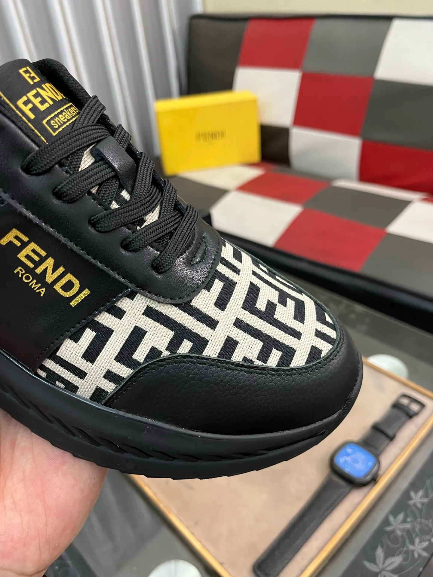 Men's Men's Shoes💰458⌚️⌚️[Fendi] Fendi's latest casual shoes for men! Available at counters simultaneously! Made entirely of imported top-grain calfskin, the interior is made of top-grain water-dyed cowhide, and the original factory-supplied rubber outsole. Leading new fashion concepts. Matching code: 38-444️⃣Colors available
